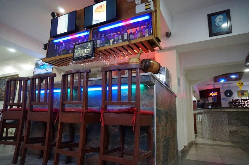 Hotel Restaurant Hamilton Boca Chica Exterior photo